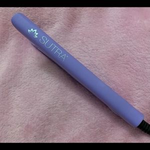 Mini Sutra straightener. For bangs or short hair.